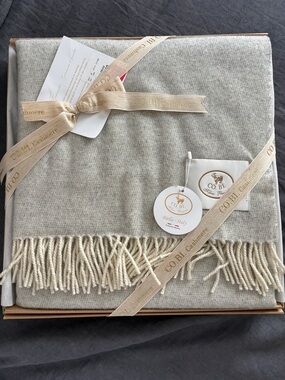 100% Lambswool Light Gray Throw Blanket CO. BI. Made in Italy “Eden”